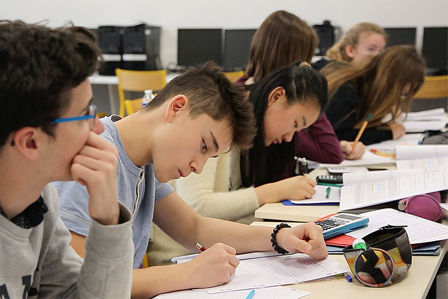 eleves-en-classe-3 Stagiaires en classe