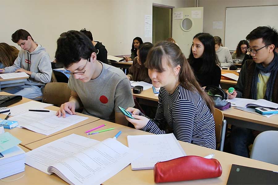 eleves-en-classe-4 Stagiaires en classe