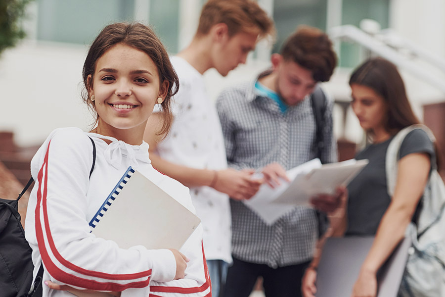 eleves-exterieur-stock-6 Stagiaires dehors