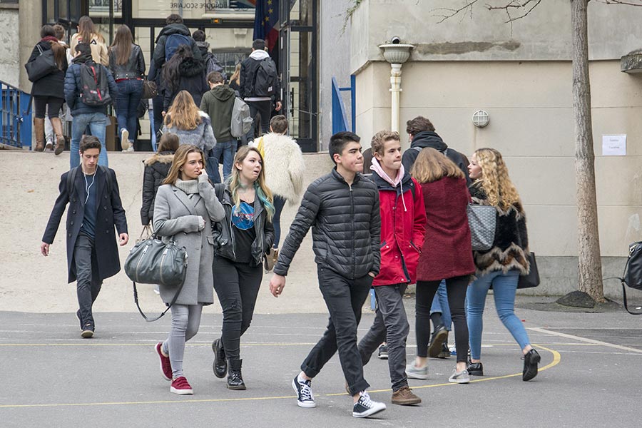elevesdanslacour Cours Thalès